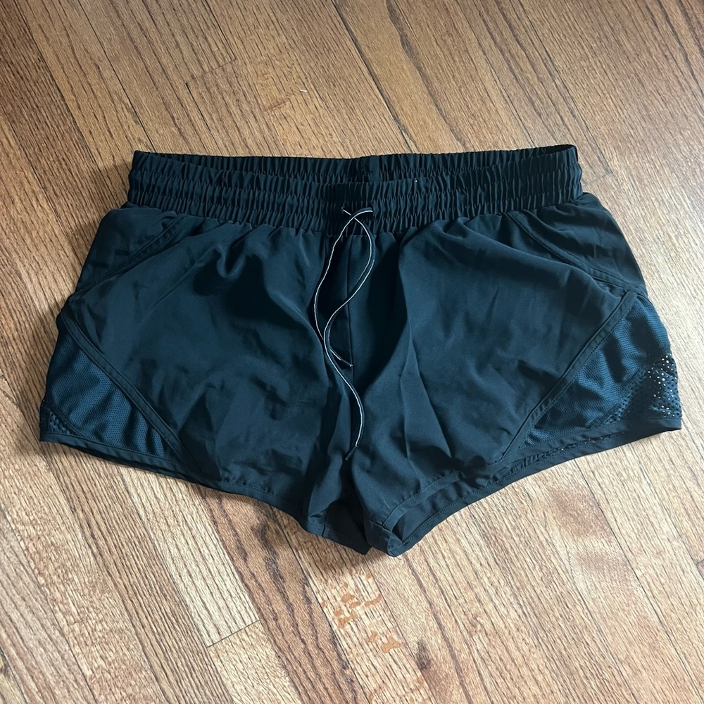 Black mesh‎ active shorts